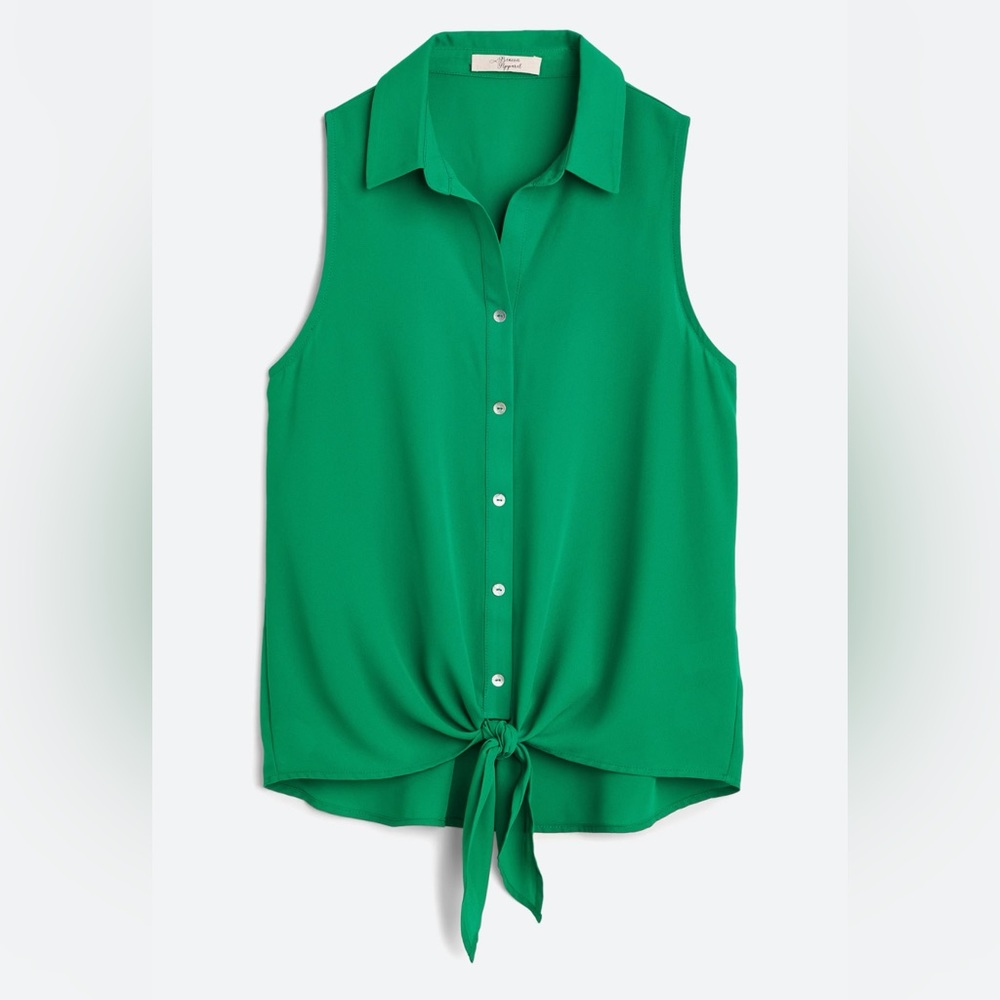 Makenna Sleeveless Tie Front Blouse